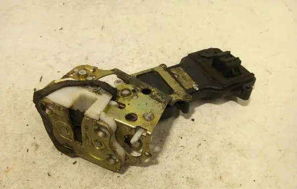Mazda 6 Rear door lock spgf30