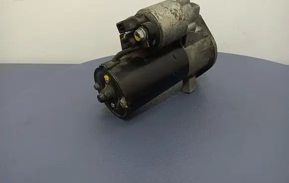 Volkswagen PASSAT B5.5 Starter motor 