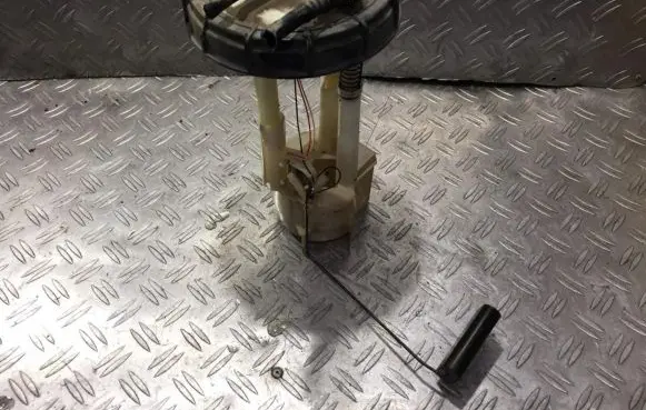 Renault Laguna I Fuel level sensor 