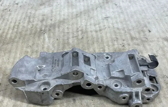 BMW 5 F10 F11 Generator/alternator bracket 174786 8506863