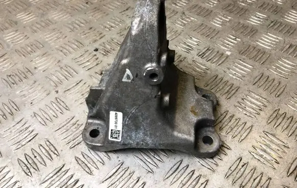 BMW 4 F32 F33 Engine mounting bracket 6859416 6859406