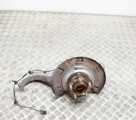 Front wheel hub