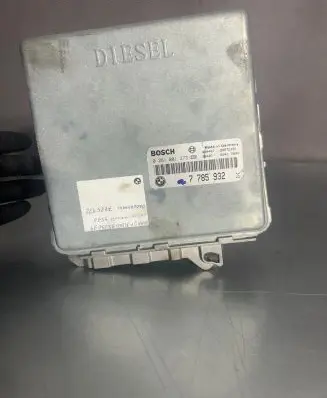 BMW 5 E39 Engine control unit/module 7785932 0281001373