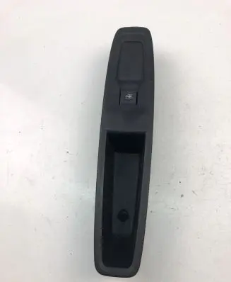 Renault Zoe Electric window control switch 829505138R
