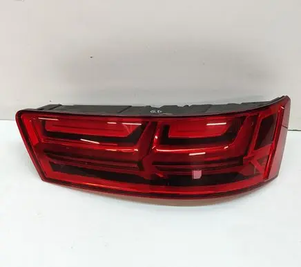 Audi Q7 4M Rear/tail lights 4M0945094E
