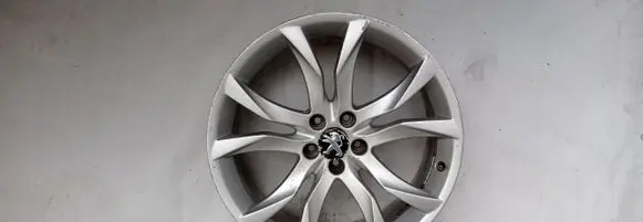 Peugeot RCZ R19 alloy rim 9673495677