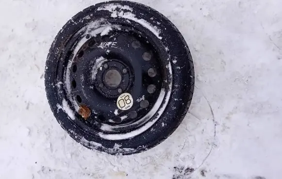 Nissan Note (E11) R15 spare wheel 