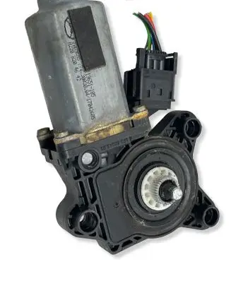 Mercedes-Benz S W220 Front door window regulator motor A2208204642