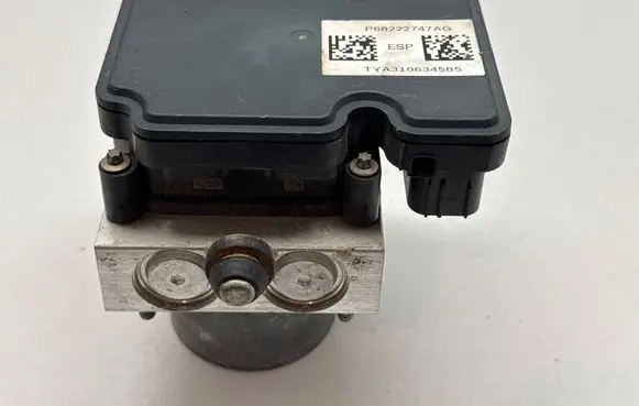 Chrysler Pacifica ABS control unit/module P68222747AG