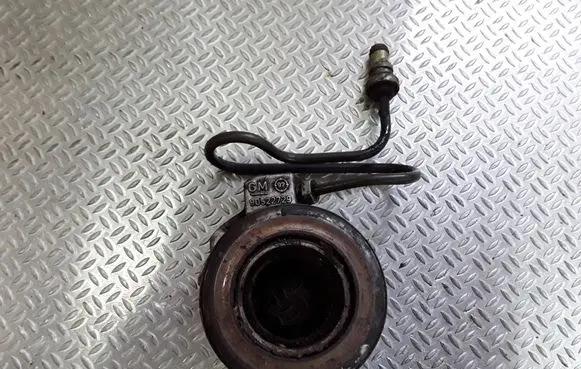 Opel Vectra B Clutch slave cylinder 90522729