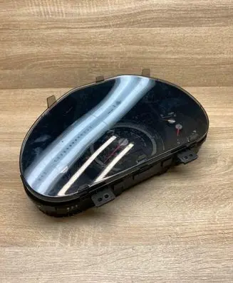 KIA Sportage Speedometer (instrument cluster) 940013U195 MPH