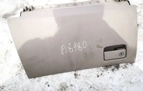 Toyota RAV 4 (XA30) Glove box 5555042040 55550-42080