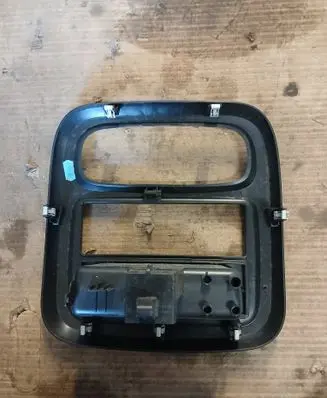 Renault Trafic III (X82) Dashboard center trim panel 682603912R 93452449