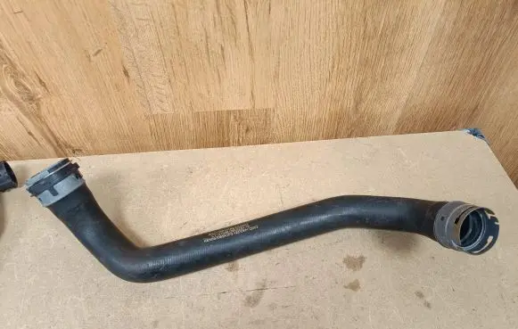 Mercedes-Benz GLC X253 C253 Engine coolant pipe/hose A2135010182