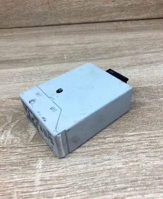BMW 5 E39 Wing mirror control module 8376506 05021100