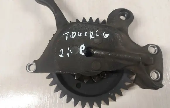 Volkswagen Touareg I Timing chain sprocket 070109237C