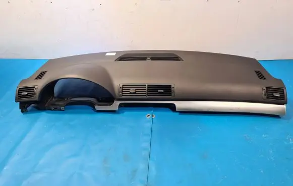 Audi A4 S4 B7 8E 8H Dashboard