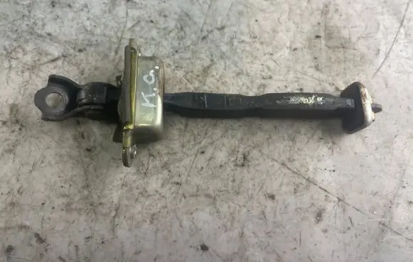 Nissan Patrol Y61 Rear door check strap stopper