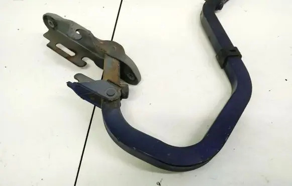 Subaru Legacy Tailgate/trunk/boot hinge