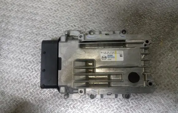 Mazda CX-7 Reducing agents exhaust control unit 0281020137 R2AX18701C