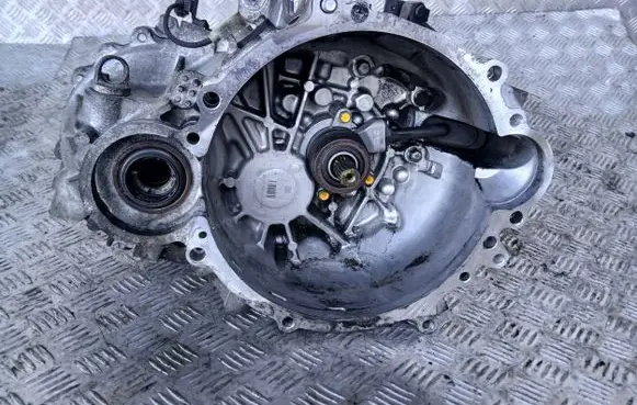 KIA Stonic Manual 5 speed gearbox WJW6H U87R