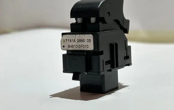 Toyota Corolla Verso AR10 Electric window control switch 848100F010 37181A286A