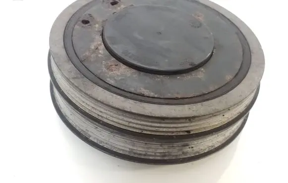 Volkswagen PASSAT B5.5 Crankshaft pulley 038105243 038105278