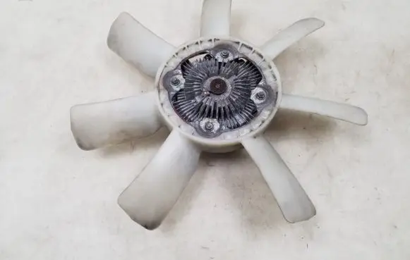 Nissan Navara Radiator cooling fan shroud