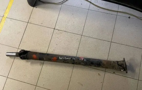 Nissan Pathfinder R51 Rear driveshaft/prop shaft 022308D25 022308D