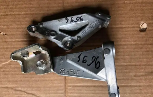 Mazda 3 Gearbox mounting bracket