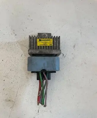 Renault Megane III Glow plug pre-heat relay 8200859243