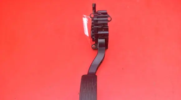 Tesla Model 3 Accelerator throttle pedal 1011298