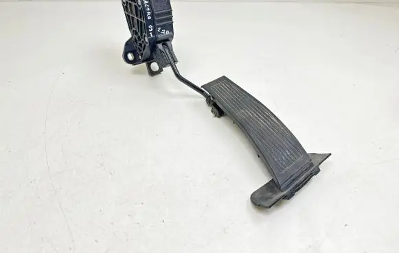 Honda Accord Accelerator throttle pedal 1988007710 07K23C0012