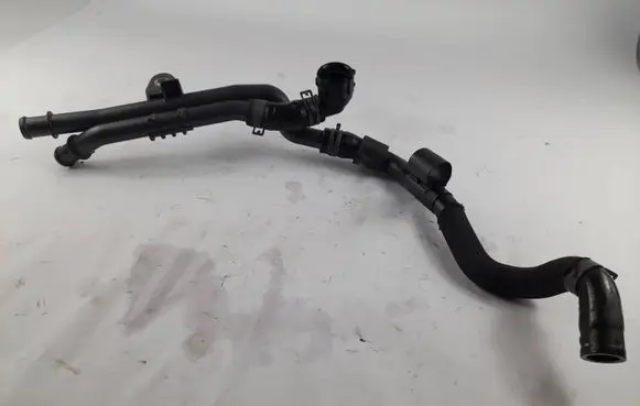 Volkswagen Golf VIII Engine coolant pipe/hose 3Q0121070S