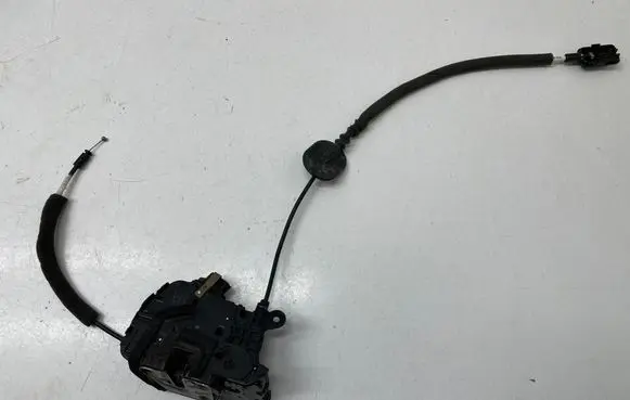 Renault Captur Rear door lock 825019935R 40717224