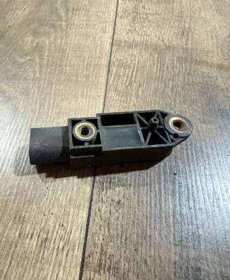 Mercedes-Benz E W211 Airbag deployment crash/impact sensor A0028202726 25571203A4 0028202726500