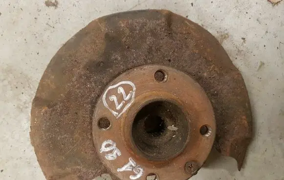 Volkswagen Golf I Front wheel hub 171407255A