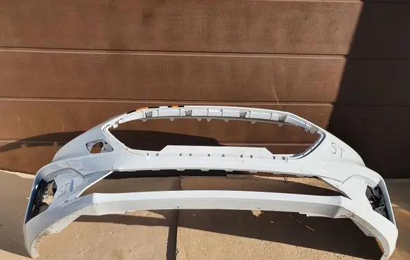 Ford Focus Front bumper JX7B17757S