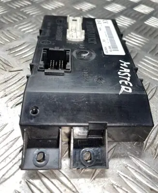 Renault Master II Comfort/convenience module 18226441 00037136