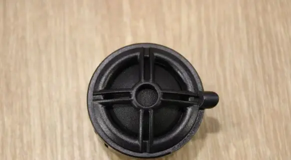 Front door high frequency speaker