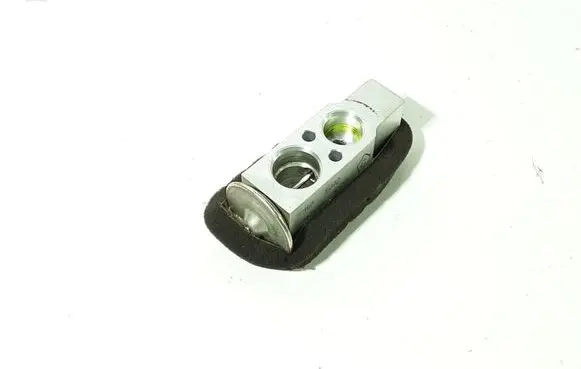 Toyota Auris 150 Air conditioning (A/C) expansion valve 4475003070