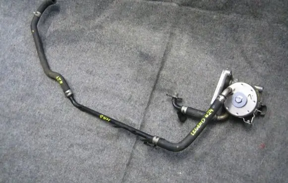 Honda Legend Oil filter mounting bracket