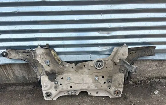Renault Laguna III Front subframe
