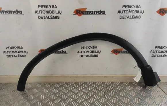 Rear fender molding trim