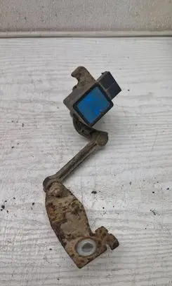 Volvo V50 Rear air suspension level height sensor 0167575
