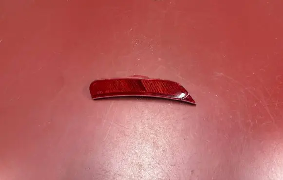 Chrysler Pacifica Rear tail light reflector 68229424AA