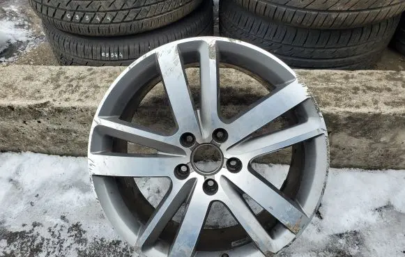 Audi Q7 4L R20 alloy rim 4L0601025AJ