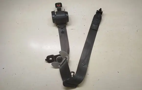 KIA Sportage Rear seatbelt 898103U200