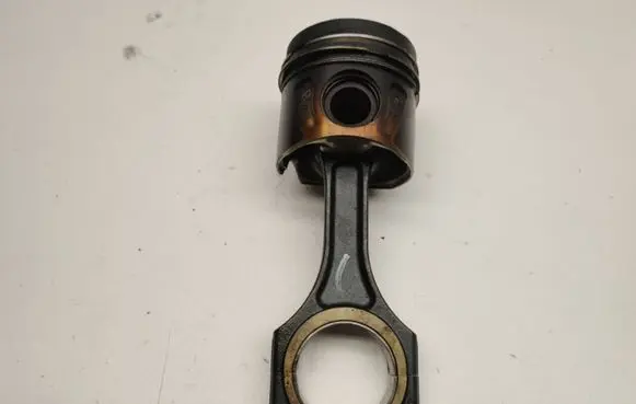 Mercedes-Benz E C207 W207 Connecting rod/conrod A6510300020
