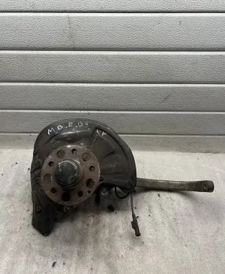 Mercedes-Benz E W211 Front wheel hub